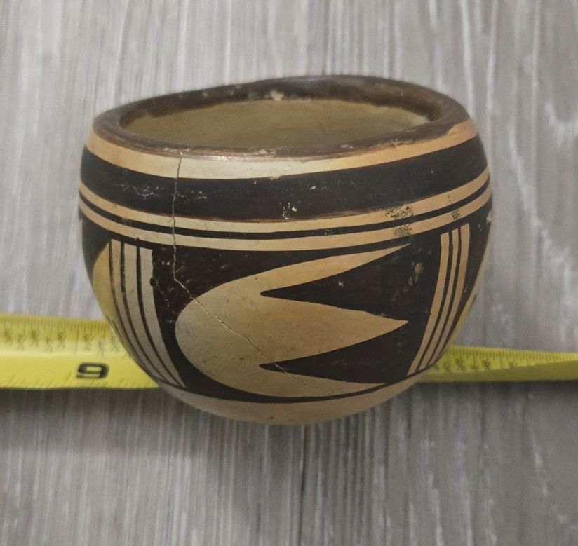 Rare Early 20th Century Hopi Native American Pottery Mueseum Piece