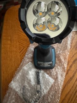 Makita 18V LXT Cordless L.E.D. Flashlight Flashlight Only New