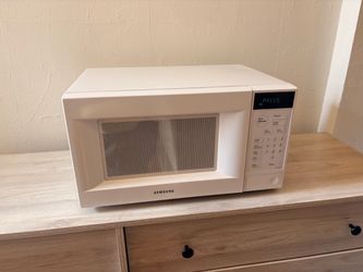 Samsung White Countertop Microwave