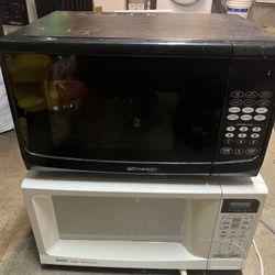 1 BLK Microwave Oven