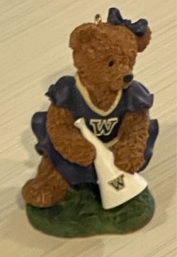 UW cheerleader teddy bear figurine