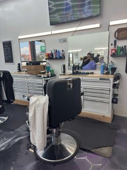 Barber clipper trimmer