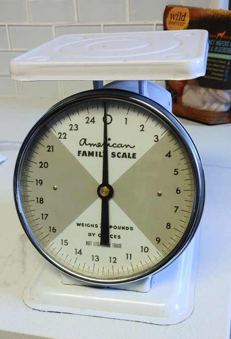 Vintage American Family Scale White 25lb Working