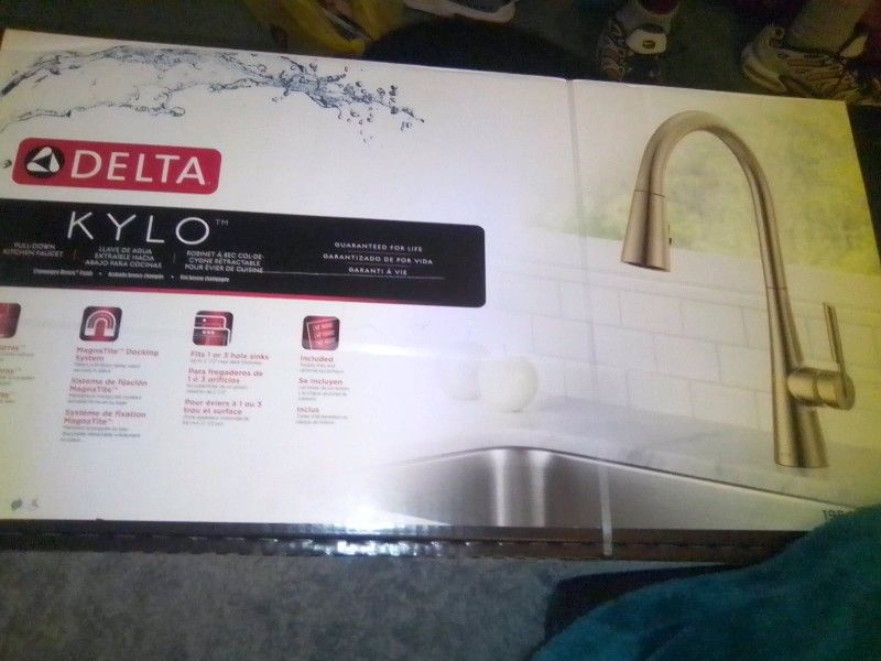 Delta And Meon Touchless Sinks