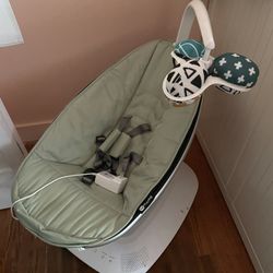 4 Moms Mamaroo Swing