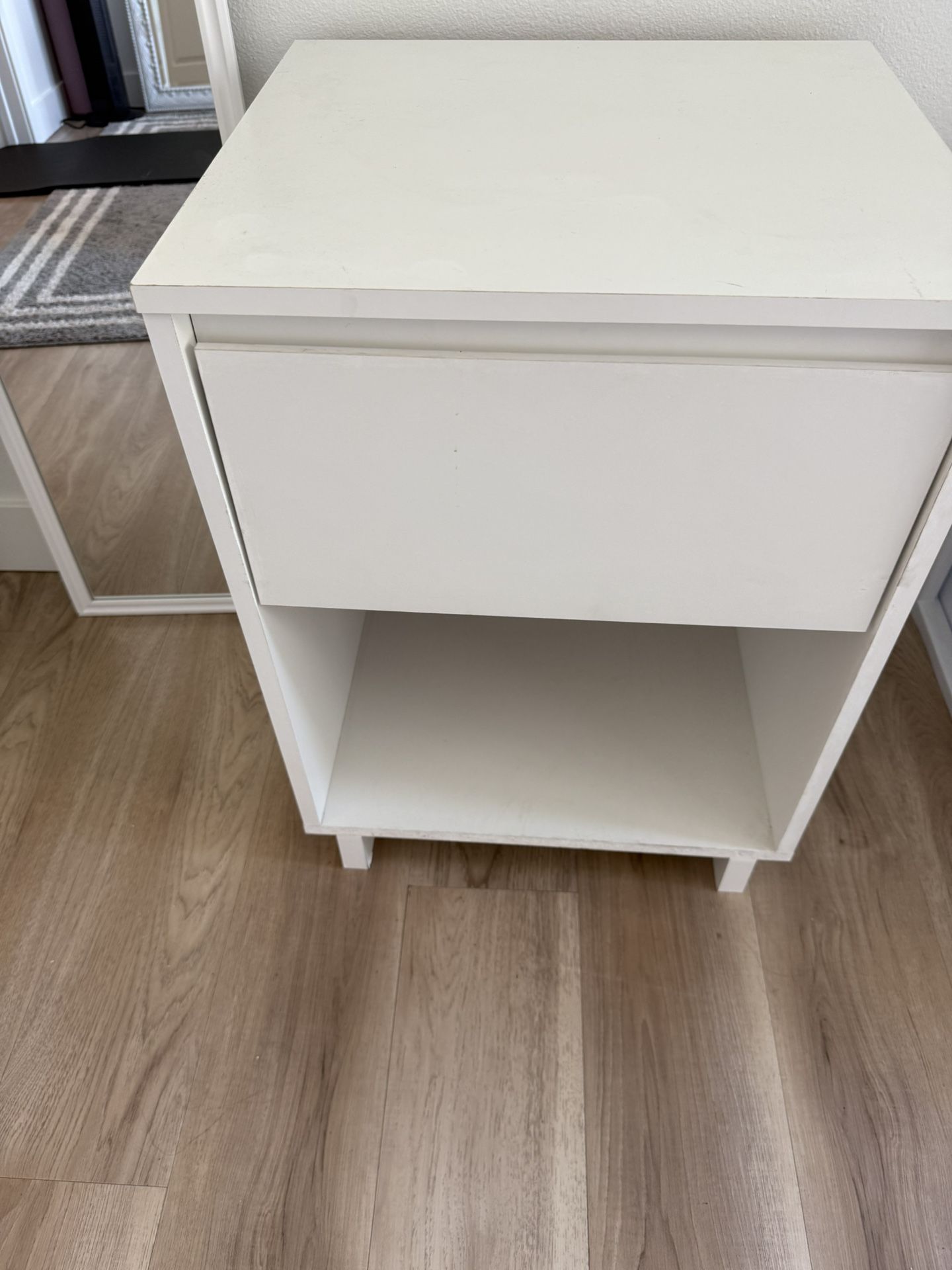Corner Table