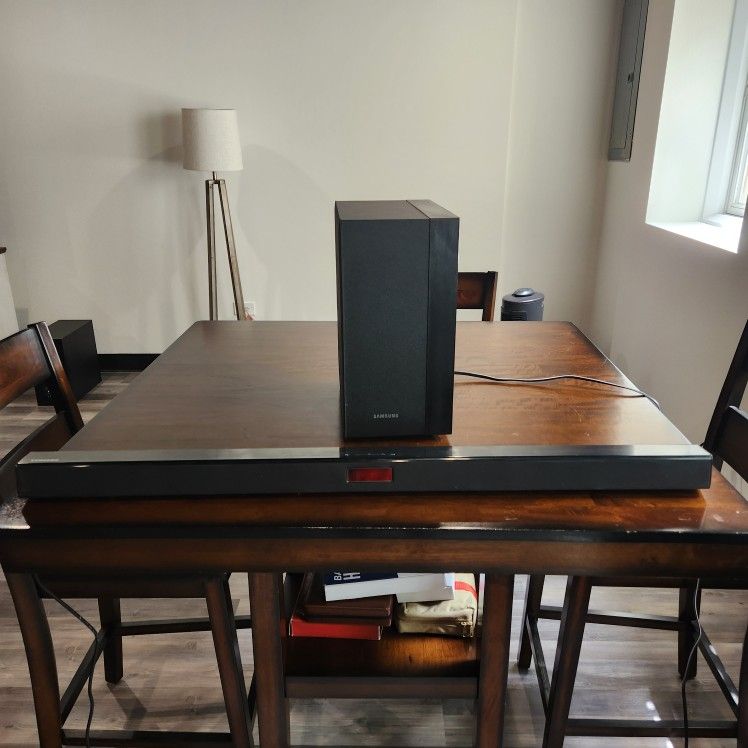 Samsung Soundbar With Wireless Woofer
