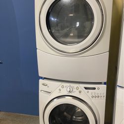 Whirlpool Washer And Gas Dryer Set 