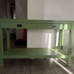 Green Desk