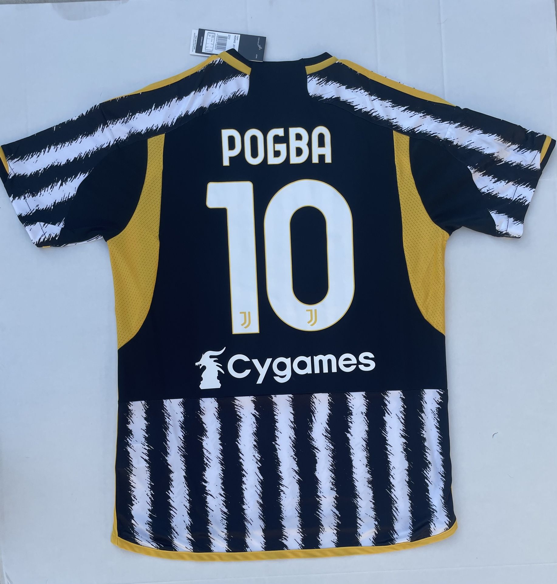 Paul Pogba is the new owner of Juventus' No. 10 jersey | Black