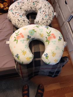 Breastfeeding Pillows