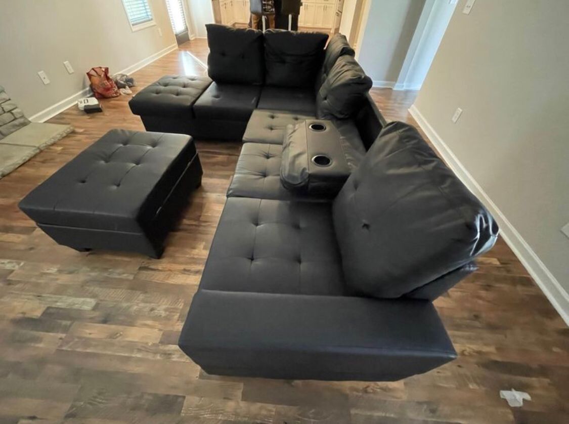 Black L Shape Leather Sectional With Ottoman & Cup Holders 