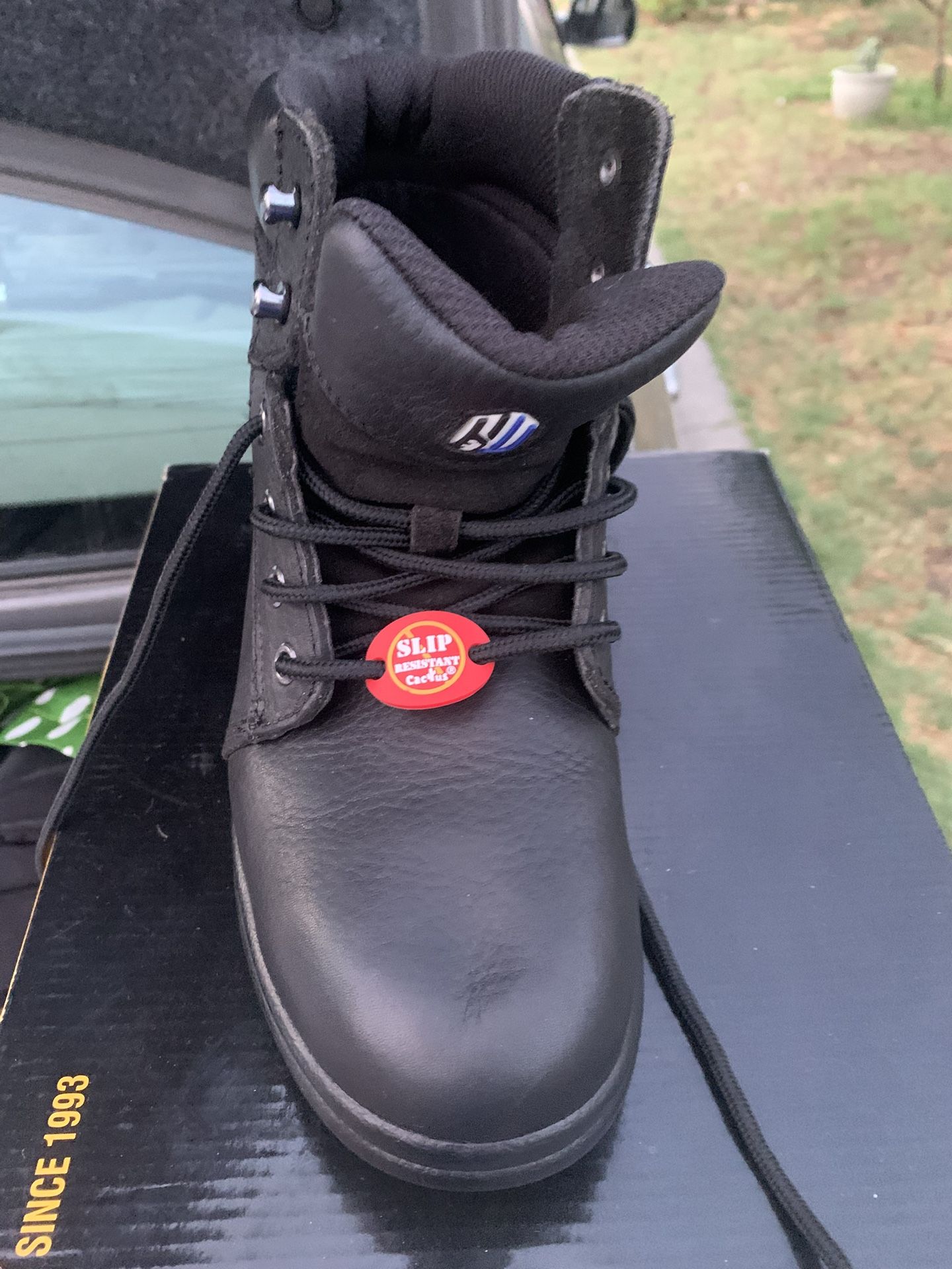 new restaurant boots size 7