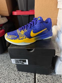 Brand new Kobe V 5 Protro 5 Rings Sz 9