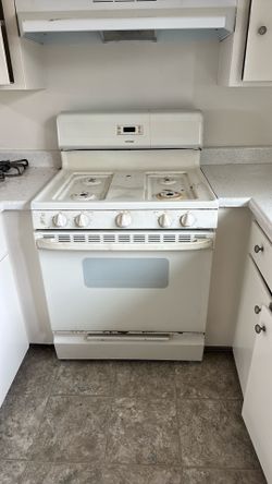 Stove good condition. Just needs deep clean