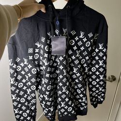 Sweatshirt LV ( Size M -L) 
