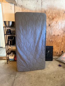 Twin mattress