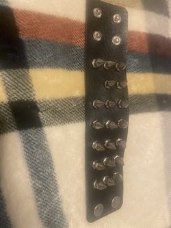 spiked bracelt emo / punk