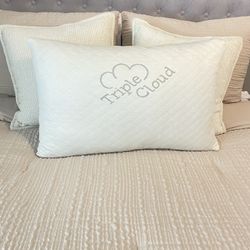 New Memory Foam Pillow Standard/Queen Size