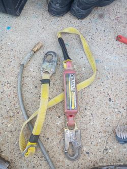 Climbing harness for lineman or tree trimmers