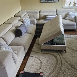 🛋️ Modern Beige Sectional Sofa w/ Storage Ottoman – Excellent Condition