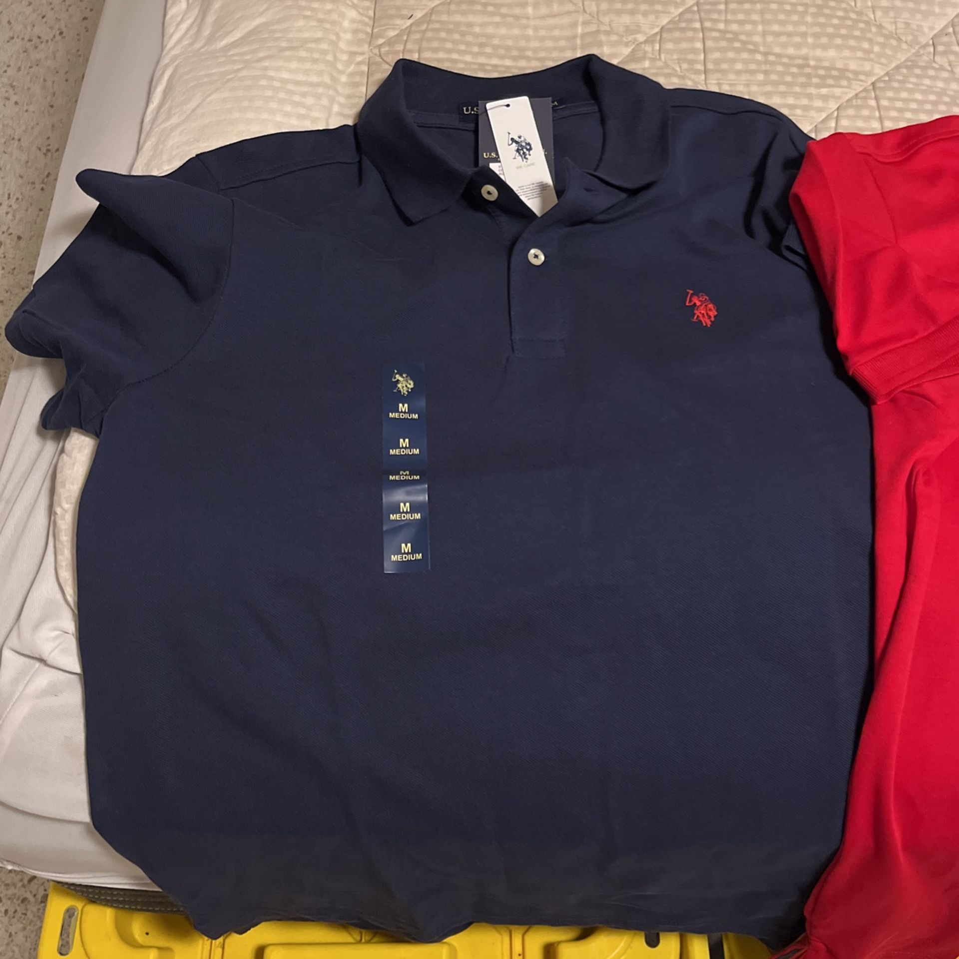 Three polo shirt, size medium
