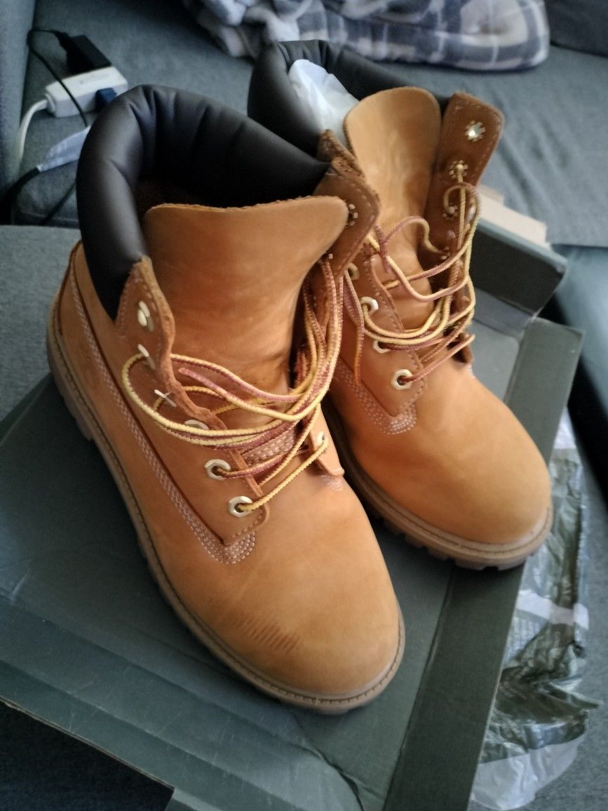 Timberland Boots Wheats Size 6 Women's 