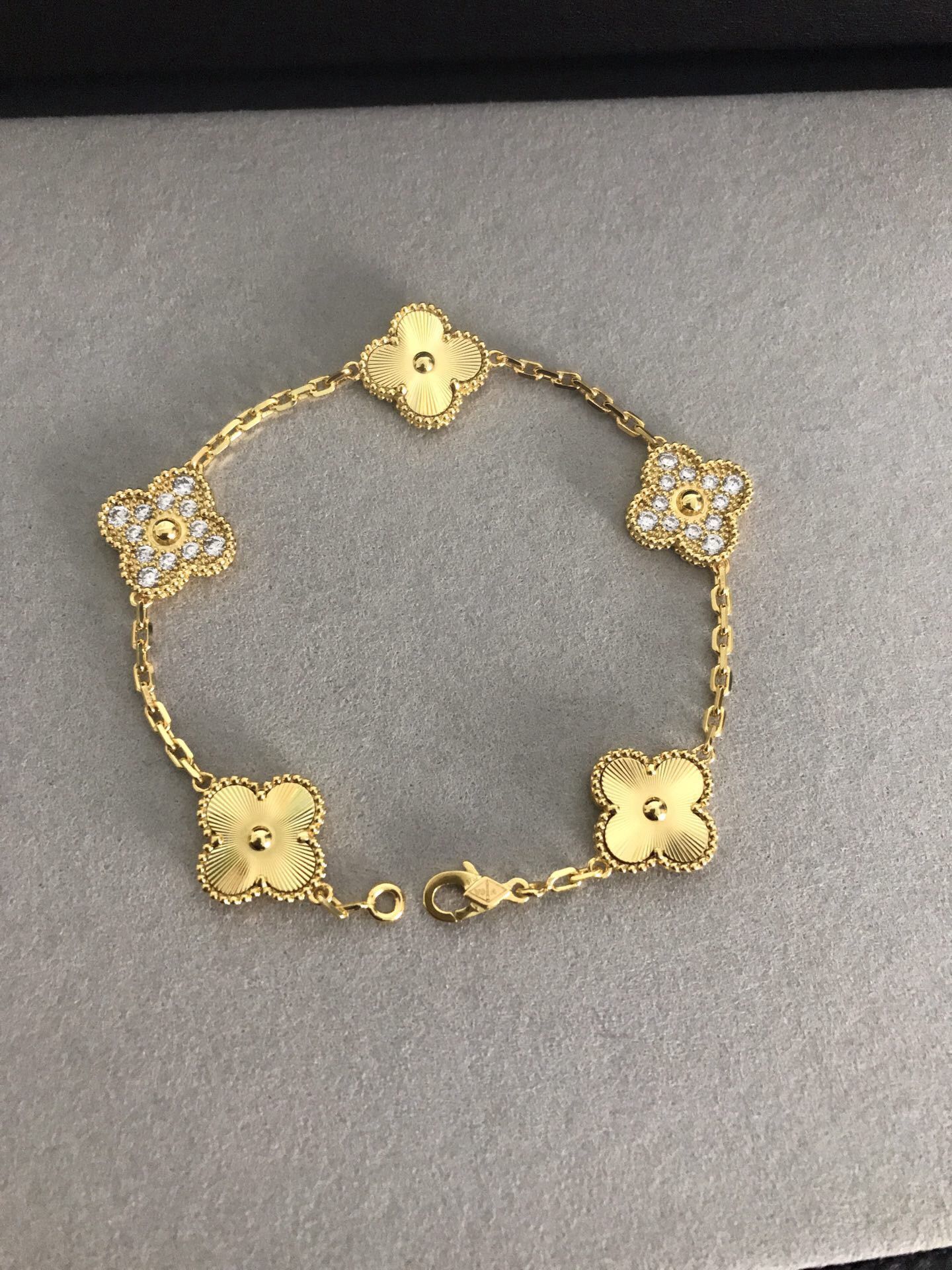 Classic bracelet