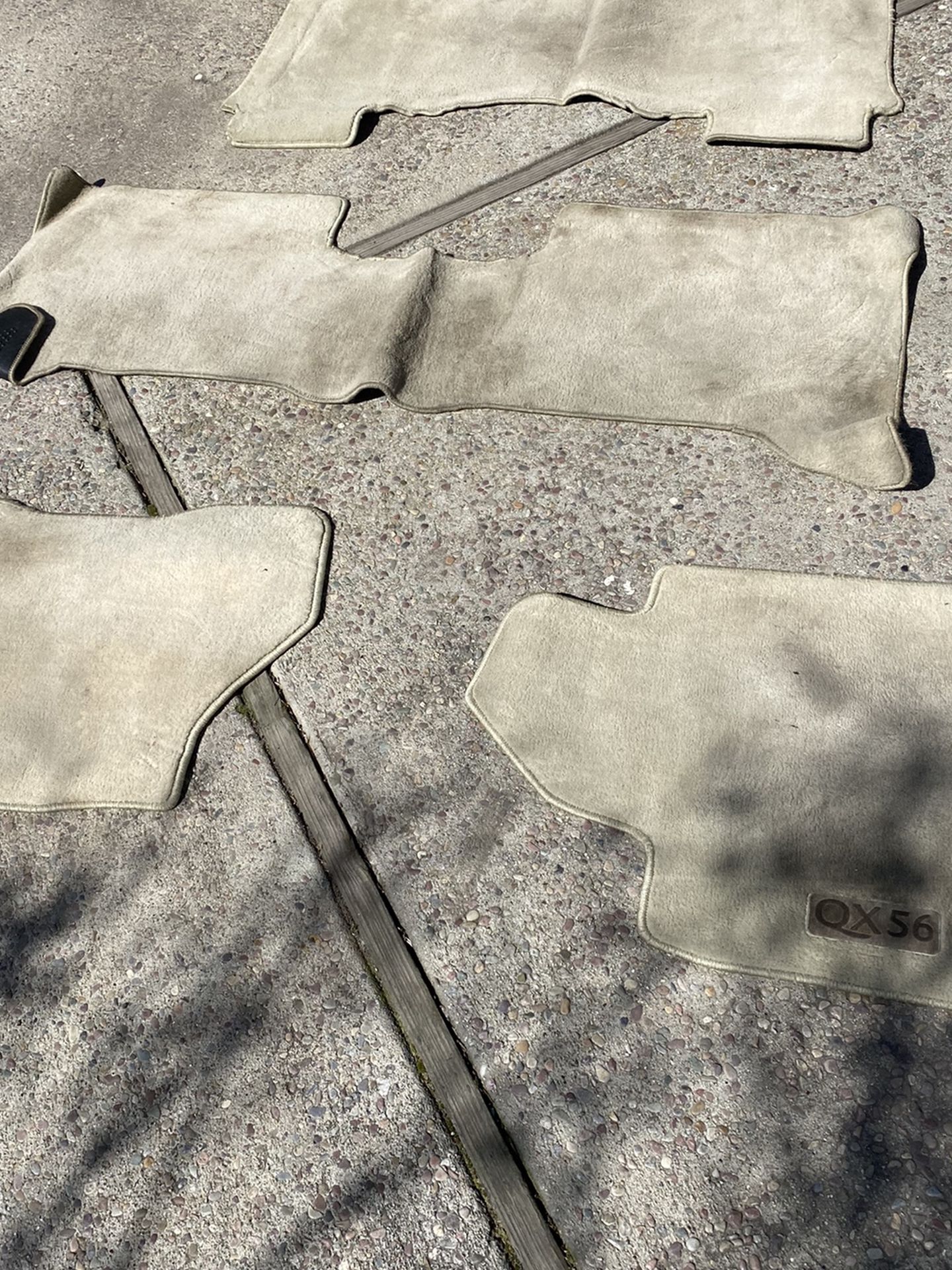 Infiniti QX56 Floor Mats