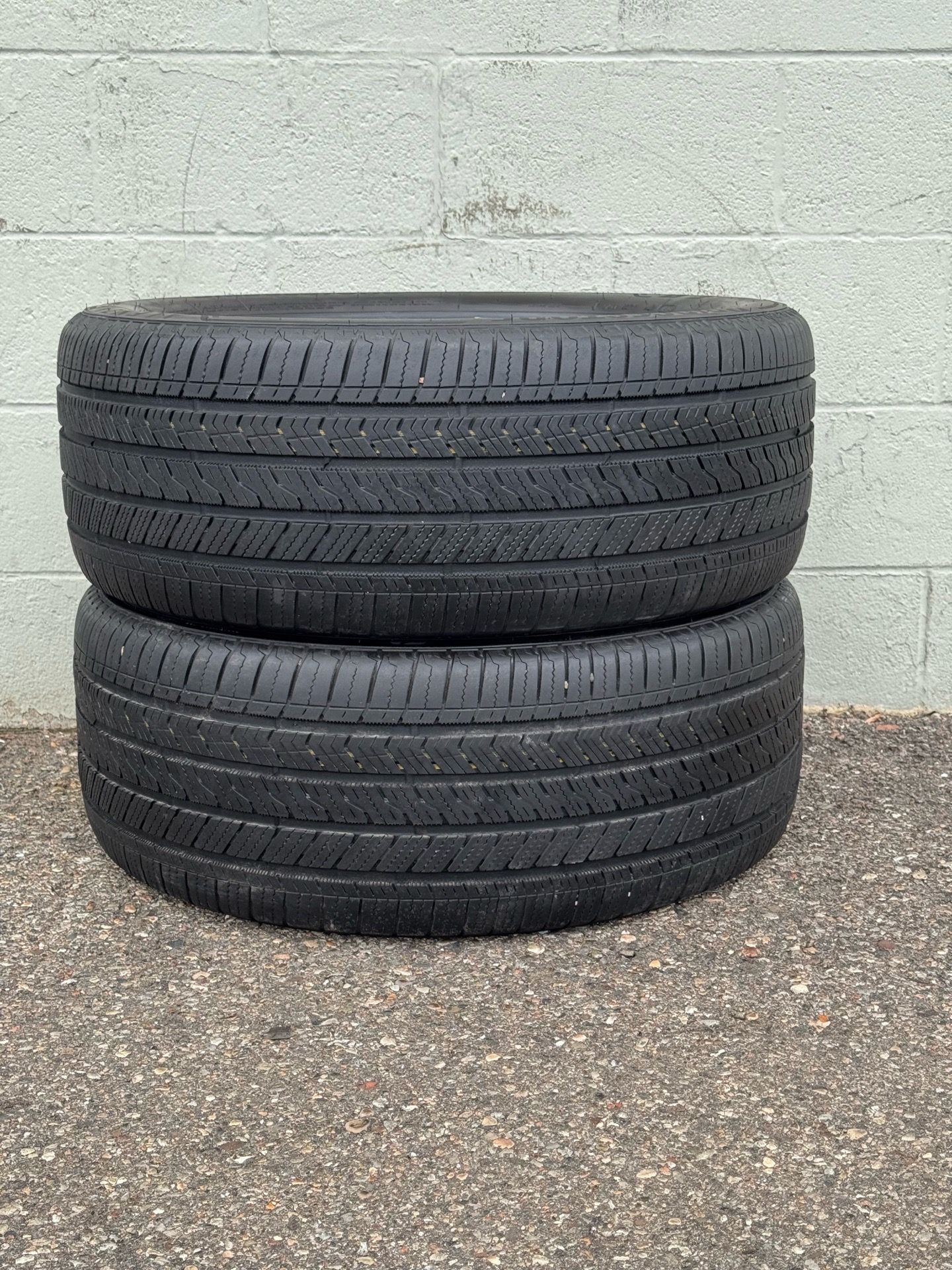 275 45 20 Bridgestone alenza tires set of 2 (challenger tires)