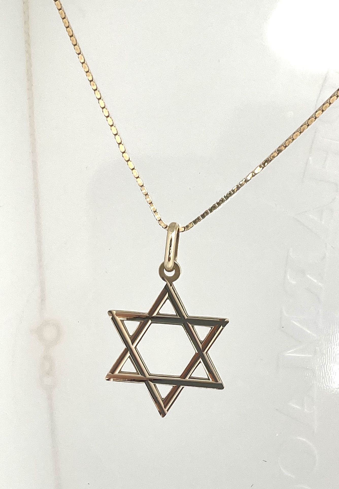 14k Gold Star Of David With Box Chain