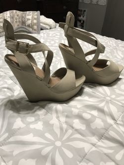 Steve Madden wedges.. must pick up! Please read description!