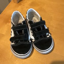 Lightly Used 8.5 Toddler Shoes 