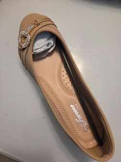 Woman's pair of Shoes