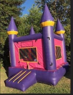 Bounce house 