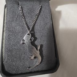 Man's NEW NECKLACE 