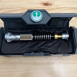 Luke Skywalker Legacy LIGHTSABER Hilt - Star Wars: Galaxy's Edge