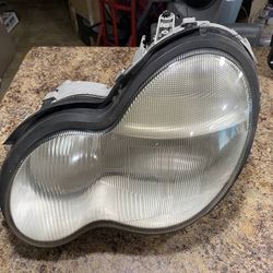 MERCEDES HEADLIGHT 1 307 329 072 LEFT DRIVER HID XENON OEM