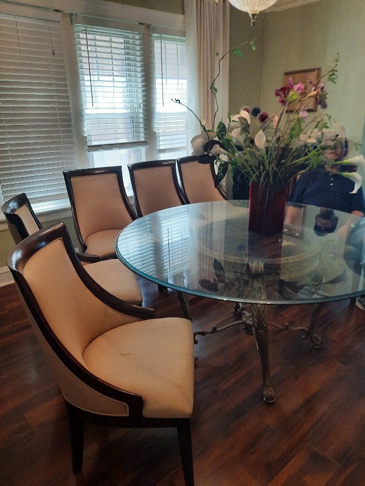 Flag Dining Room Table (58" Diameter) 
