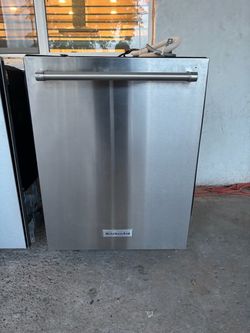 Kitchenaid dishwasher works perfectly good condition