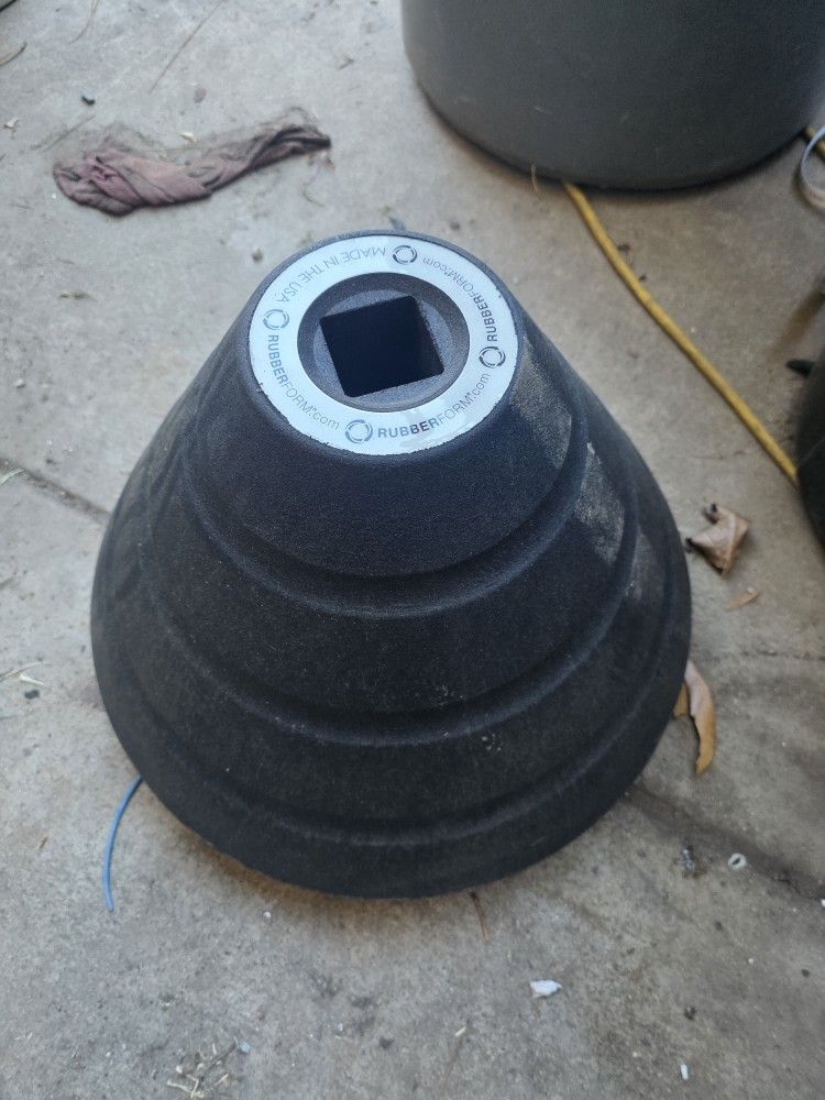 Rubber Forms For Holding Up Temporary Signs