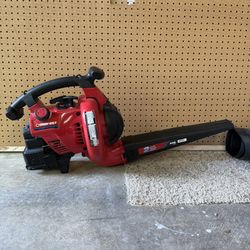 New Troy-Bilt Leaf Blower Vacuum 31cc 2 cycle Gas.