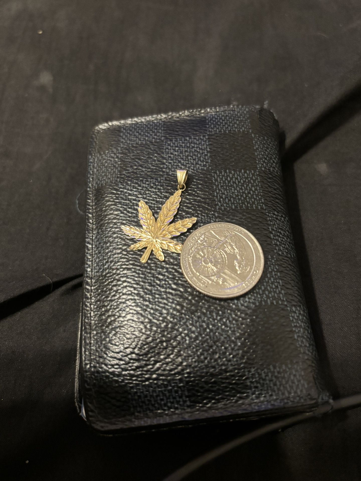 10k Gold Marijuana Pendant 2g