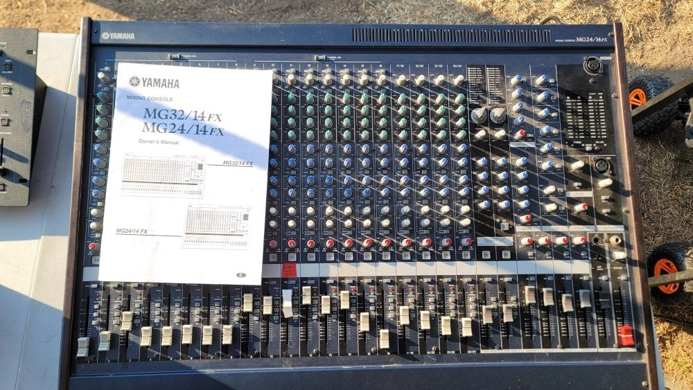 Yamaha MG24/14FX Mixing Console