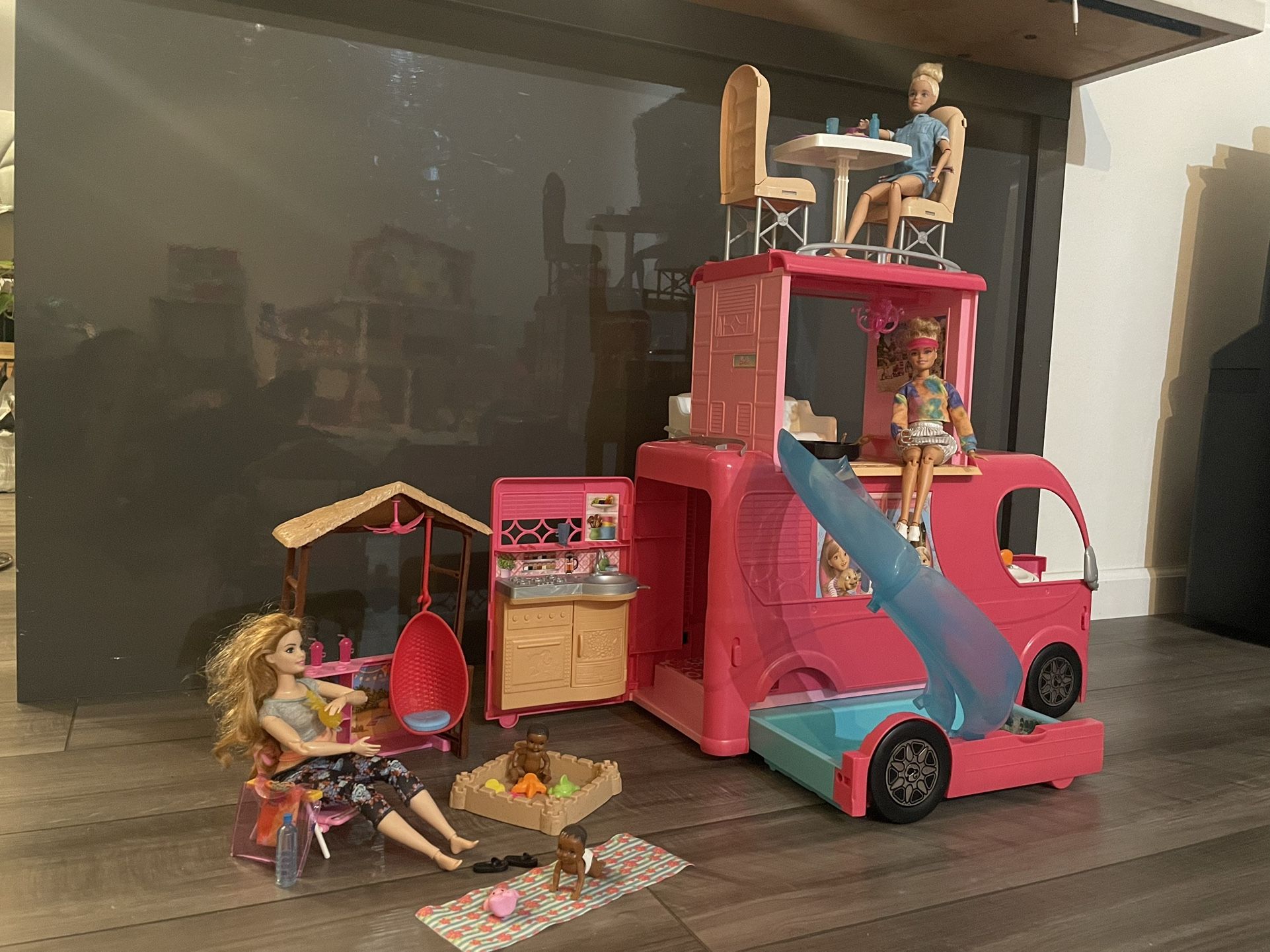 Barbie RV/Bus With Accessories,Dolls 