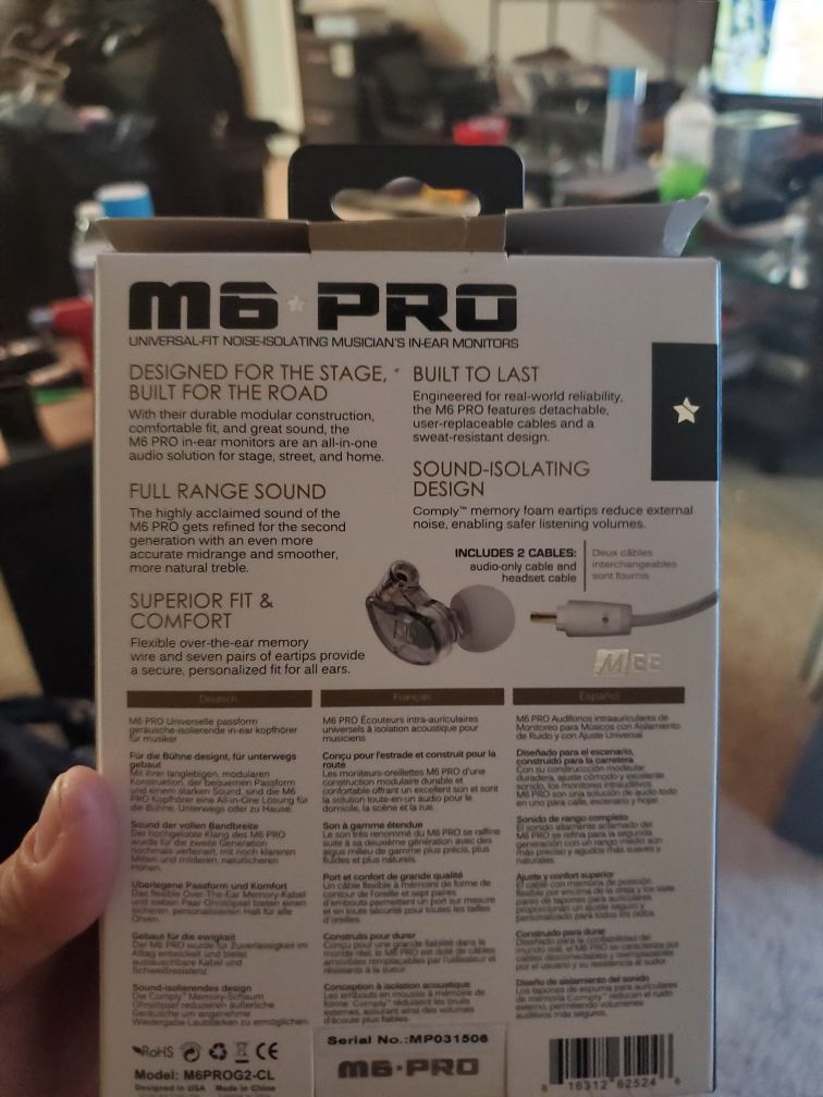 M6 Pro earbuds