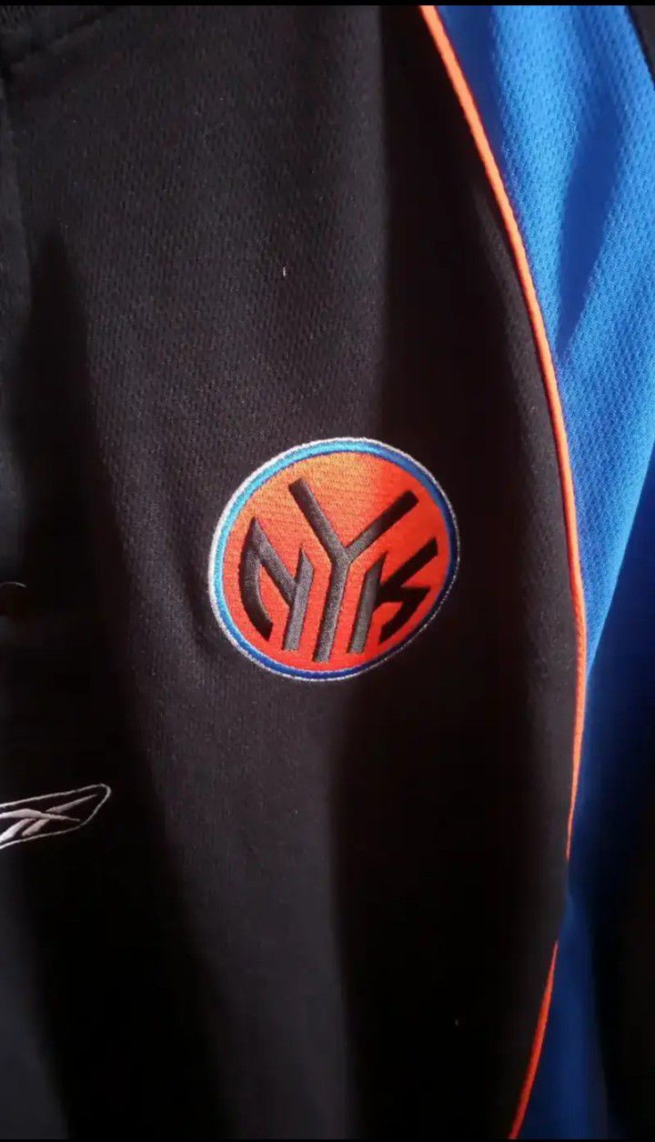 NEW YORK BASKETBALL Vintage, NEW YORK KNICKS TEAM WARM UP TOP..... CHECK OUT MY PAGE FOR MORE ITEMS