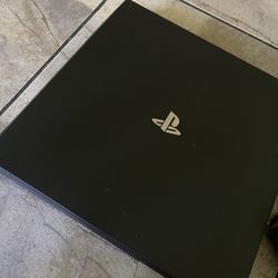 Selling Ps4 Pro 1tb Console 