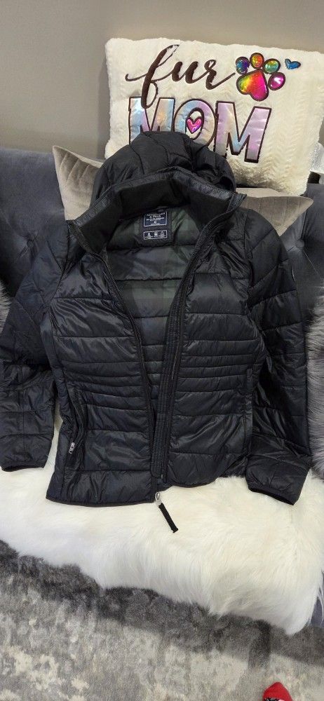 ABERCROMBIE &FITCH SIZE XS UNISEX $25