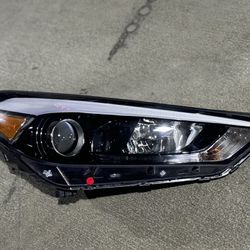 Hyundai Tucson Right Side Headlight